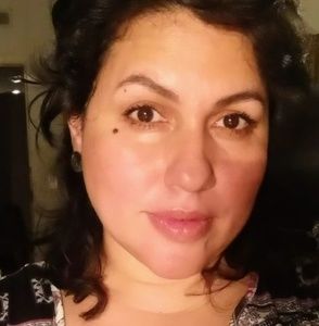 Meet your Posher, Adelina